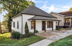 204 E 1st Ave, Lenoir City, TN 37771