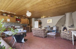 13 South Lemuria, Tres Piedras, NM 87577