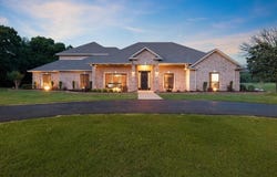 5168 Farm Road 196 N, Paris, TX 75462