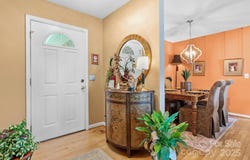 1206 Wexford Village Circle NE, Lenoir, NC 28645