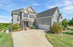 128 Pineberry E Rd, Oak Ridge, TN 37830