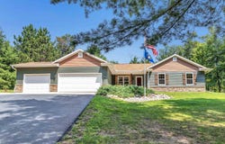 W5854 N OAK PARK Circle, SHAWANO, WI 54166-1893