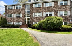 47 Edgelawn Ave, North Andover, MA 01845