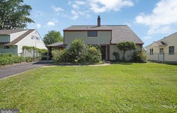 12 GERANIUM ROAD, LEVITTOWN, PA 19057