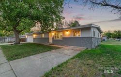 402 W 4th N, Mountain Home, ID 83647