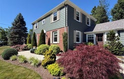 39 Merry Mount Drive, Warwick, RI 02888