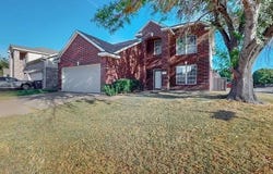 801 Gillon Drive, Arlington, TX 76001