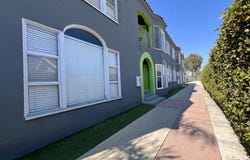1735 E 10th St, Long Beach, CA 90813