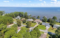 3869 Paradise Bay Dr, Gulf Breeze, FL 32563