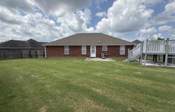 302 Twin Oaks Drive NW, Hartselle, AL 35640