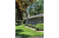 19 DOE RUN DRIVE, WARRINGTON, PA 18976