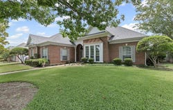 1104 Cherrywood Drive, Cleburne, TX 76033