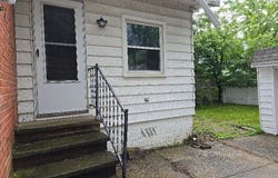 10713 Penfield Avenue, Garfield Heights, OH 44125