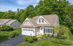 7 Brighton Drive, Clifton Park, NY 12065
