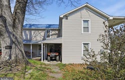 1264 TEARCOAT Road, AUGUSTA, WV 26704