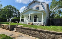 982 E 16th Avenue, Columbus, OH 43211