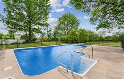 37 Cloverdale Drive, St Charles, MO 63304