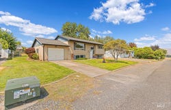 2744 Rainier Street, Clarkston, WA 99403