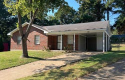 4575 SPRING GLEN Dr, Memphis, TN 38128