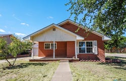 900 W 16th Lane, Portales, NM 88130