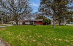 100 Augusta Drive, Syracuse, NY 13212