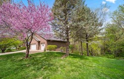 2181 Brown Deer Rd, Coralville, IA 52241