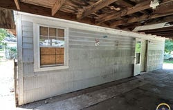 3326 SE Massachusetts AVE, Topeka, KS 66605