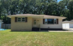 1424 Mississippi Place, Hobart, IN 46342