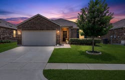 1424 Vernon Drive, Aubrey, TX 76227