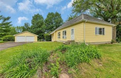 537 Walnut Street S, Mora, MN 55051