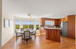 861 Railroad AVE, HALF MOON BAY, CA 94019