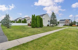 1028 Woodfield Lane, Brunswick, OH 44212