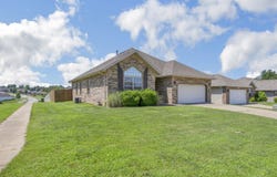 3790 W Rockwood Street, Springfield, MO 65807