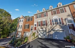 1179 Chedworth Circle, Mahwah, NJ 07430