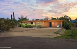 8641 E Mabel Place, Tucson, AZ 85715