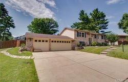 1905 Cheyenne Drive, Godfrey, IL 62035