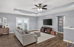 9808 SW Deer Trail ST, Topeka, KS 66610