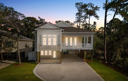 324 NE 41st Street, Oak Island, NC 28465