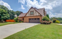 710 HAMBRICK Drive SW, Lilburn, GA 30047
