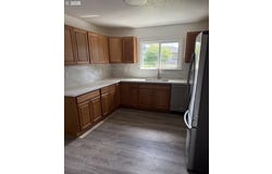 1640 MANOR DR, Gladstone, OR 97027