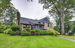 99 Chestnut Dr, Wayne Twp., NJ 07470-5639