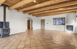 11 Mesa Sea Road, Arroyo Hondo, NM 87513