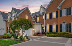 19194 GREYSTONE Square, LEESBURG, VA 20176