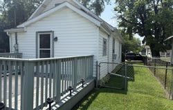 2416 S Elm Street, Muncie, IN 47302