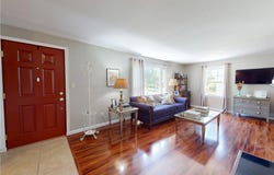 5135 Edenhurst Road, Lyndhurst, OH 44124