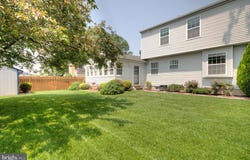 24 BREARLY DRIVE, SICKLERVILLE, NJ 08081