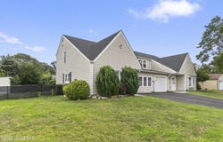 26 Scenic Drive, Freehold, NJ 07728