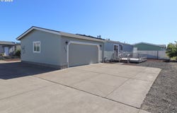 2588 MAIA LOOP, Springfield, OR 97477