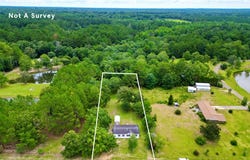 25 Beverly Hills Dr, Poplarville, MS 39470
