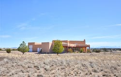 24 Hunter Drive, Medanales, NM 87548